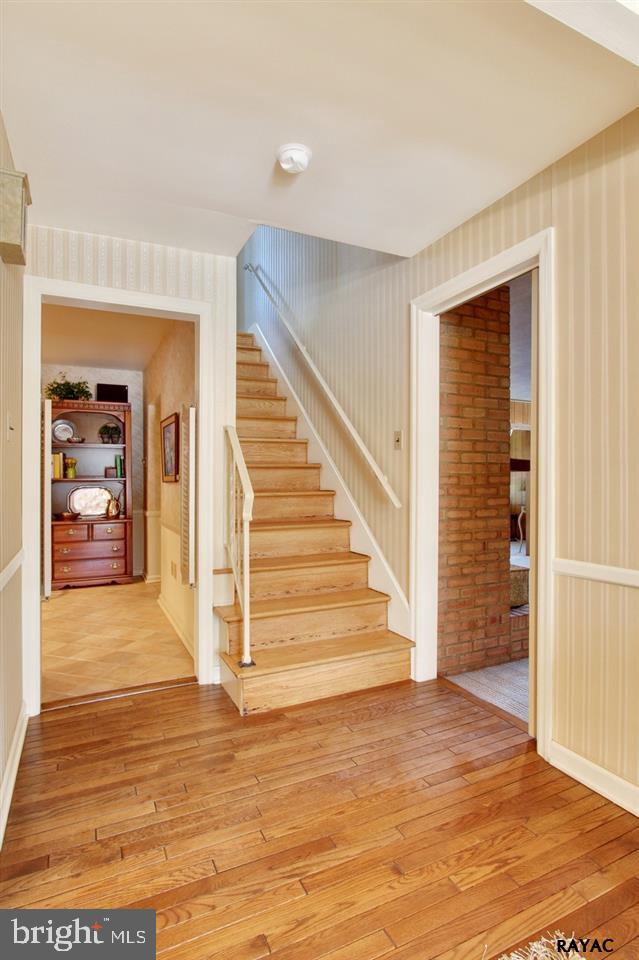 1484 Bee Tree Road York, PA 17403 - Photo 2 of 26 Gallery Image 2