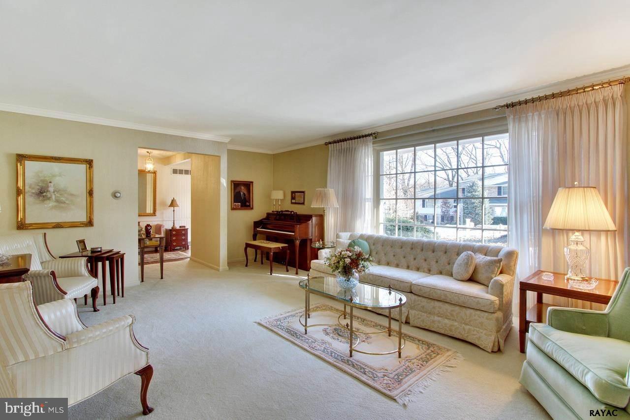 1484 Bee Tree Road York, PA 17403 - Photo 4 of 26 Gallery Image 4