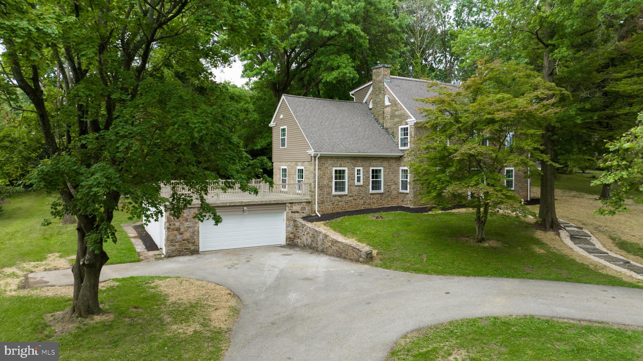 880 Clubhouse Road York, PA 17403 - Photo 6 of 81 Gallery Image 6