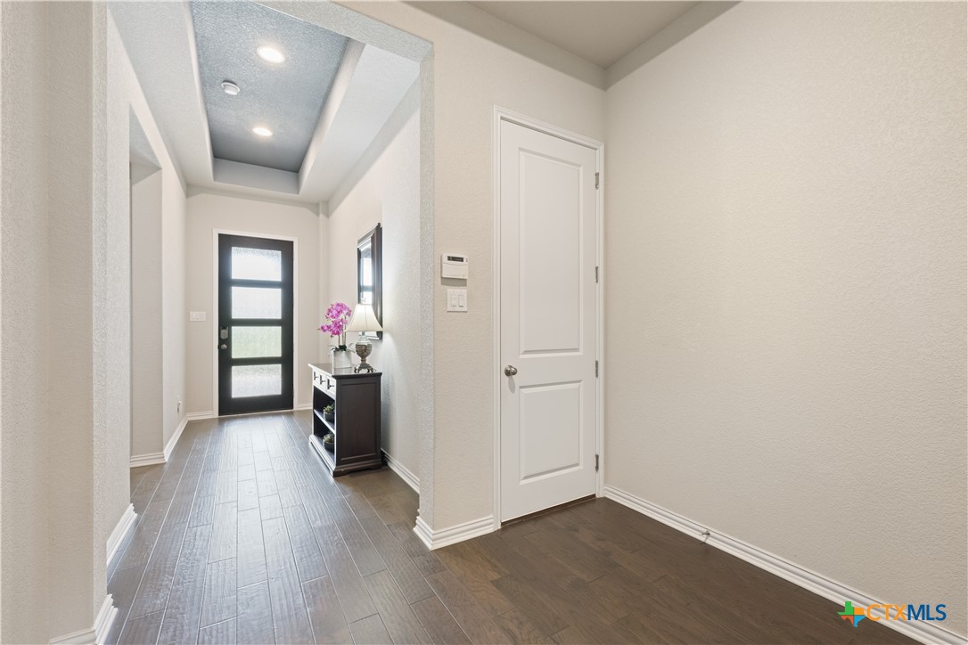 4221 Mercer Road Georgetown, TX 78628 - Photo 4 of 29 Entry