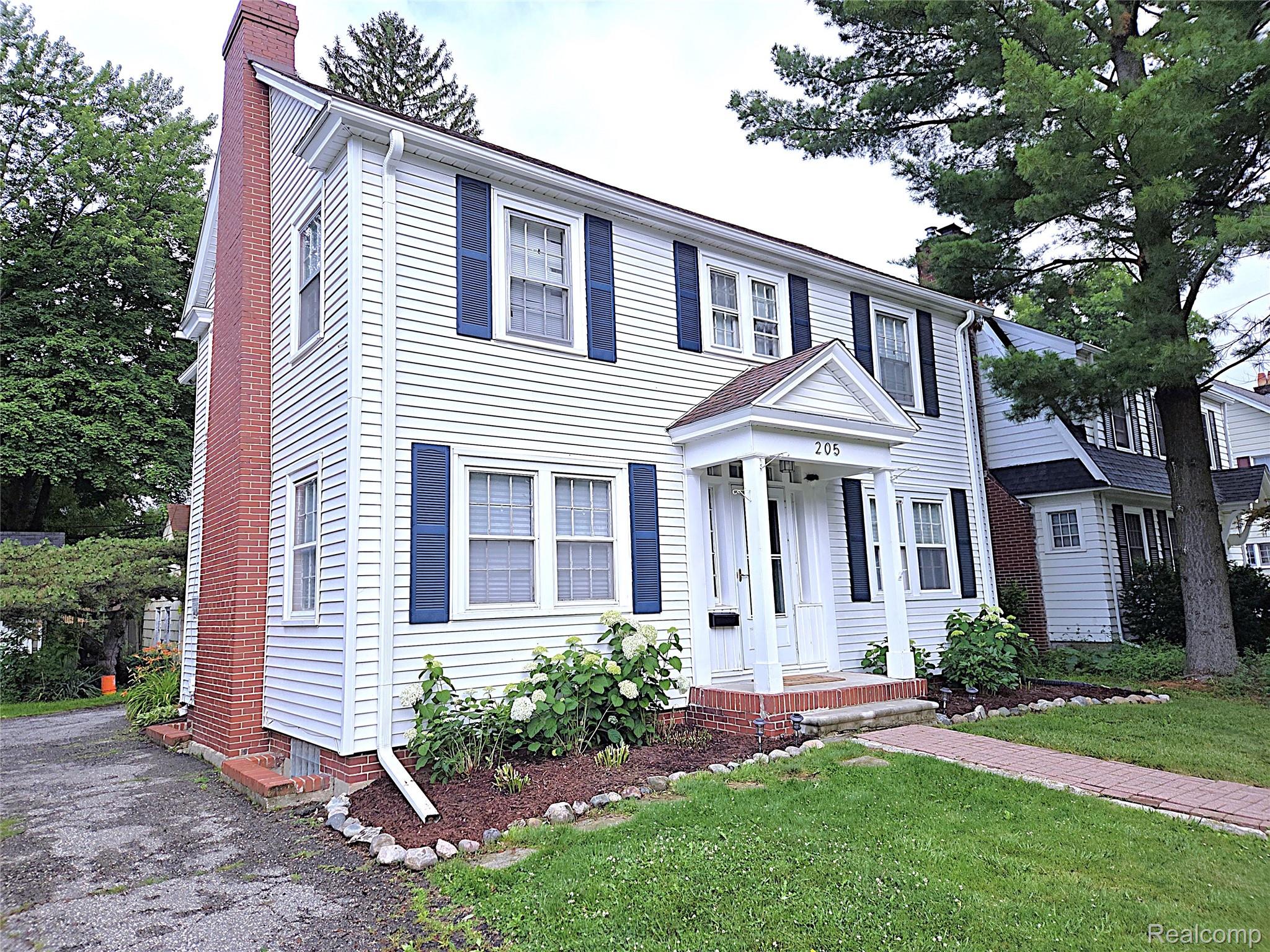 205 East Iroquois Road Pontiac, MI 48341 - Photo 2 of 25 front angle.jpg