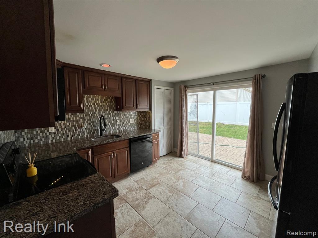 2901 Simpson Drive Rochester Hills, MI 48309 - Photo 6 of 16