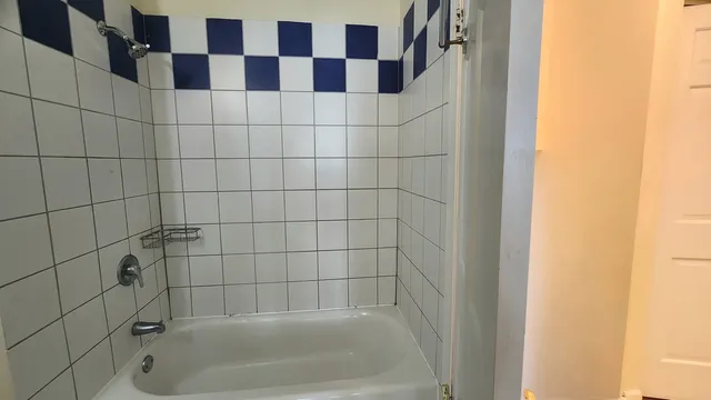 $3,200 | 5 Castlegate Court, Vernon Hills, IL 60061