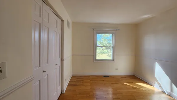 $3,100 | 5 Castlegate Court, Vernon Hills, IL 60061