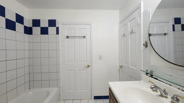 $3,100 | 5 Castlegate Court, Vernon Hills, IL 60061