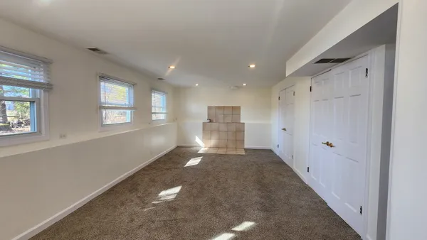 $3,100 | 5 Castlegate Court, Vernon Hills, IL 60061