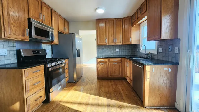 $3,200 | 5 Castlegate Court, Vernon Hills, IL 60061