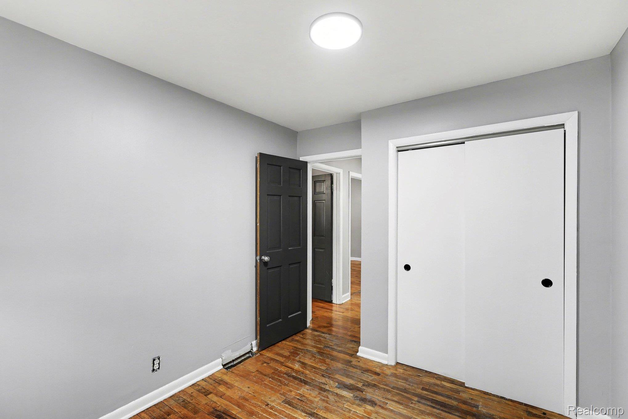 1260 Gilbert Street Flint, MI 48532 - Photo 22 of 32 019_file_2343.jpg