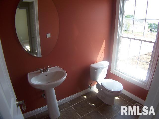 5756 Appleton Road Bettendorf, IA 52722 - Photo 4 of 9 Gallery Image 4