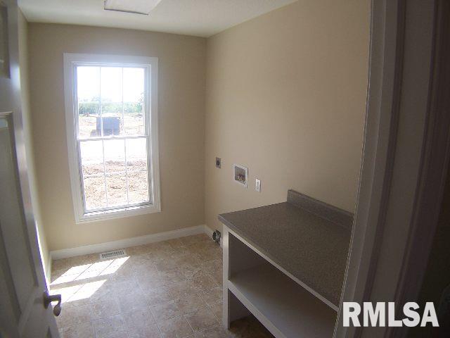 5756 Appleton Road Bettendorf, IA 52722 - Photo 8 of 9 Gallery Image 8