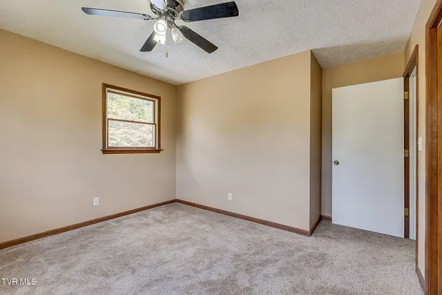 $249,900 | 193 Light Drive, Dryden, VA 24243