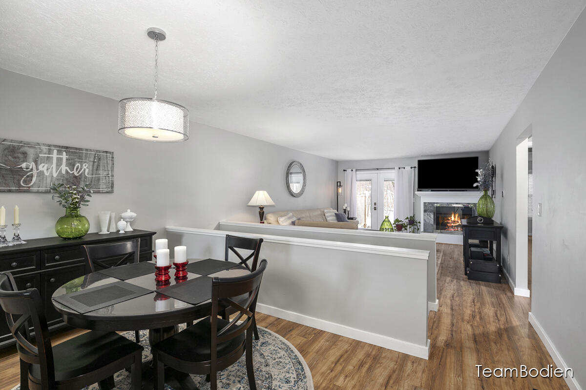 2644 Knightsbridge Road Southeast Grand Rapids, MI 49546 - Photo 5 of 11 IMG_1004