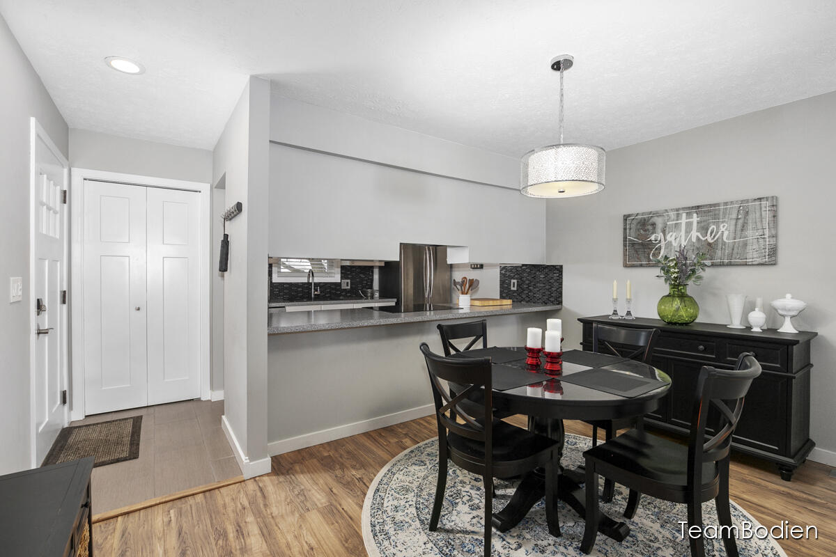 2644 Knightsbridge Road Southeast Grand Rapids, MI 49546 - Photo 6 of 11 IMG_1005