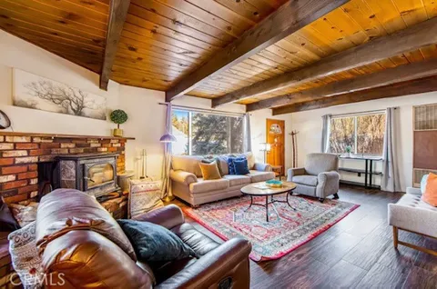 $2,575 | 404 West Mojave Boulevard, Big Bear City, CA 92314