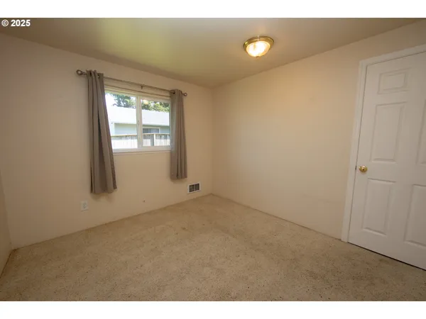 $385,000 | 1673 29th Street, Florence, OR 97439