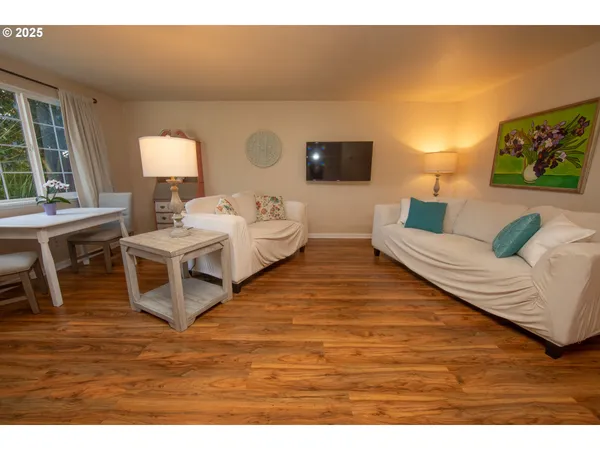 $385,000 | 1673 29th Street, Florence, OR 97439