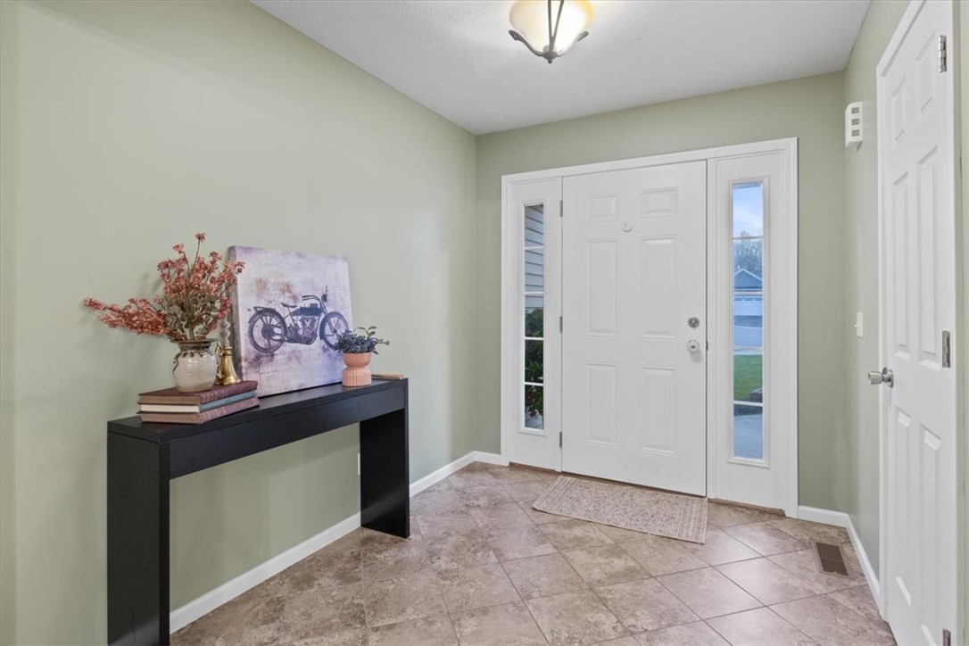 28 Brongo Lane Gates, NY 14559 - Photo 4 of 44