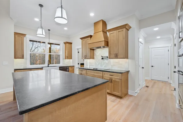 $769,500 | 1319 Shady Grove Road, Clarksville, TN 37043