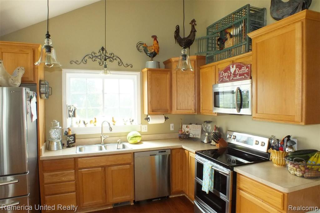 3721 Chase Lake Road Howell, MI 48855 - Photo 13 of 31