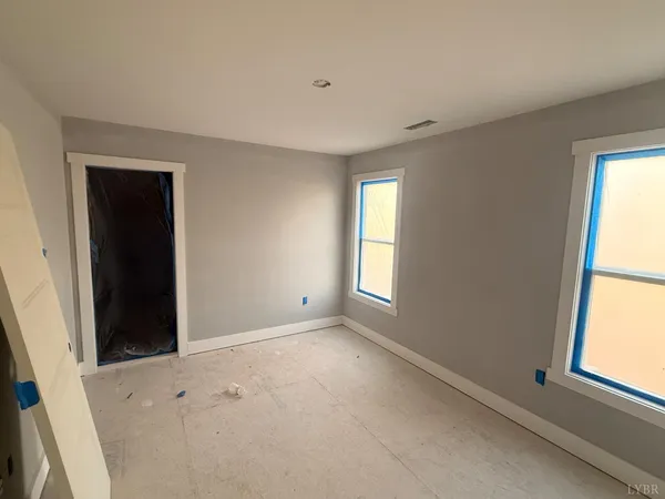 a view of empty room with window