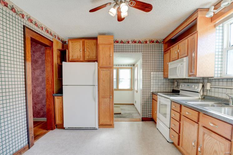 2456 Brown Road St. Louis, MO 63114 - Photo 7 of 13 Gallery Image 7