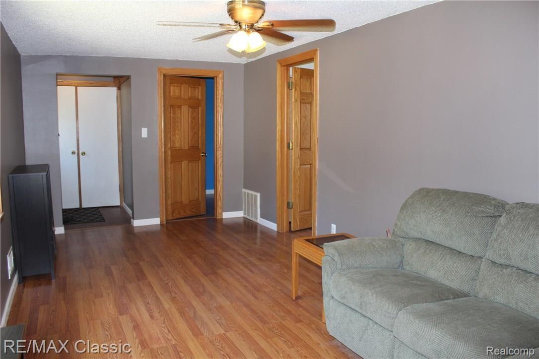 9128 Forest Road Whitmore Lake, MI 48189 - Photo 8 of 20 IMG_2116.JPG