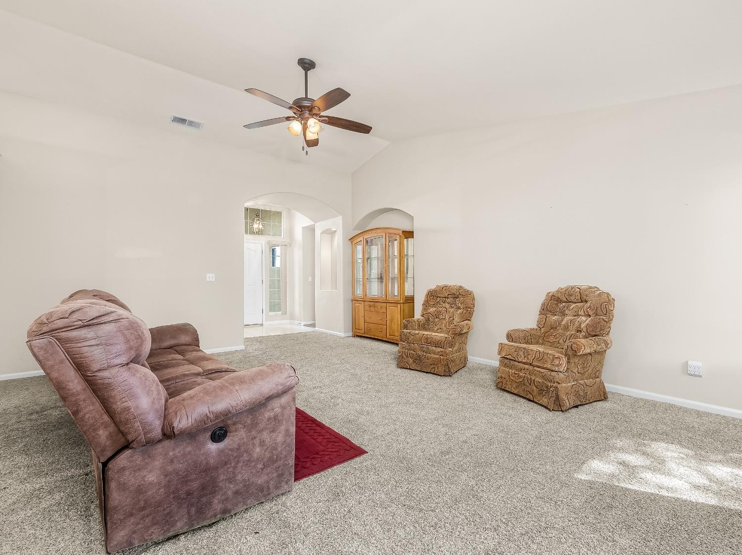 5167 West Decatur Avenue Fresno, CA 93722 - Photo 11 of 26 Gallery Image 11