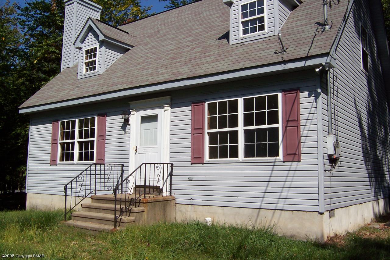 G392 Deerfield Road Tobyhanna, PA 18466 - Photo 2 of 9 Front