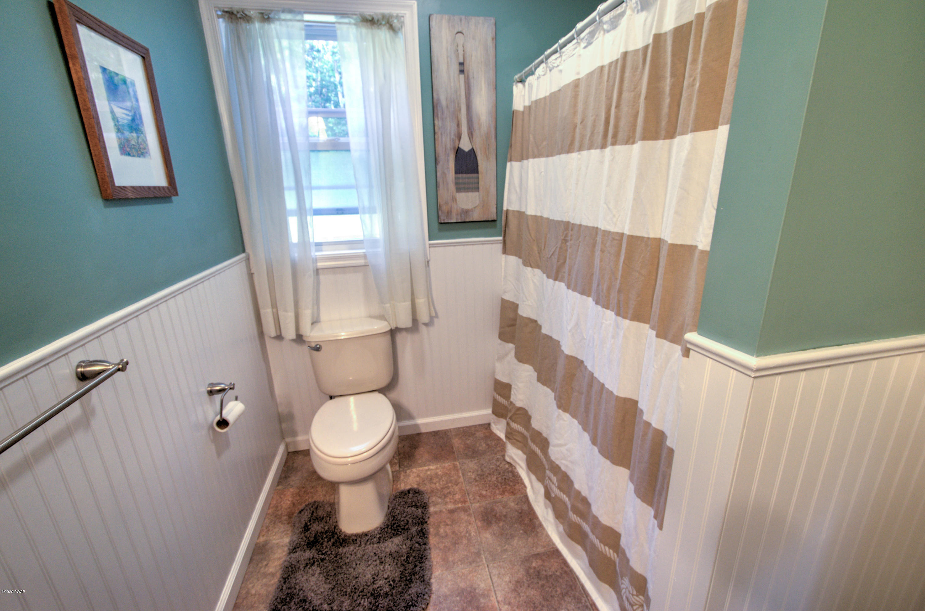 141 Beaverdam Road Tafton, PA 18464 - Photo 42 of 59 41-Bath3 view2