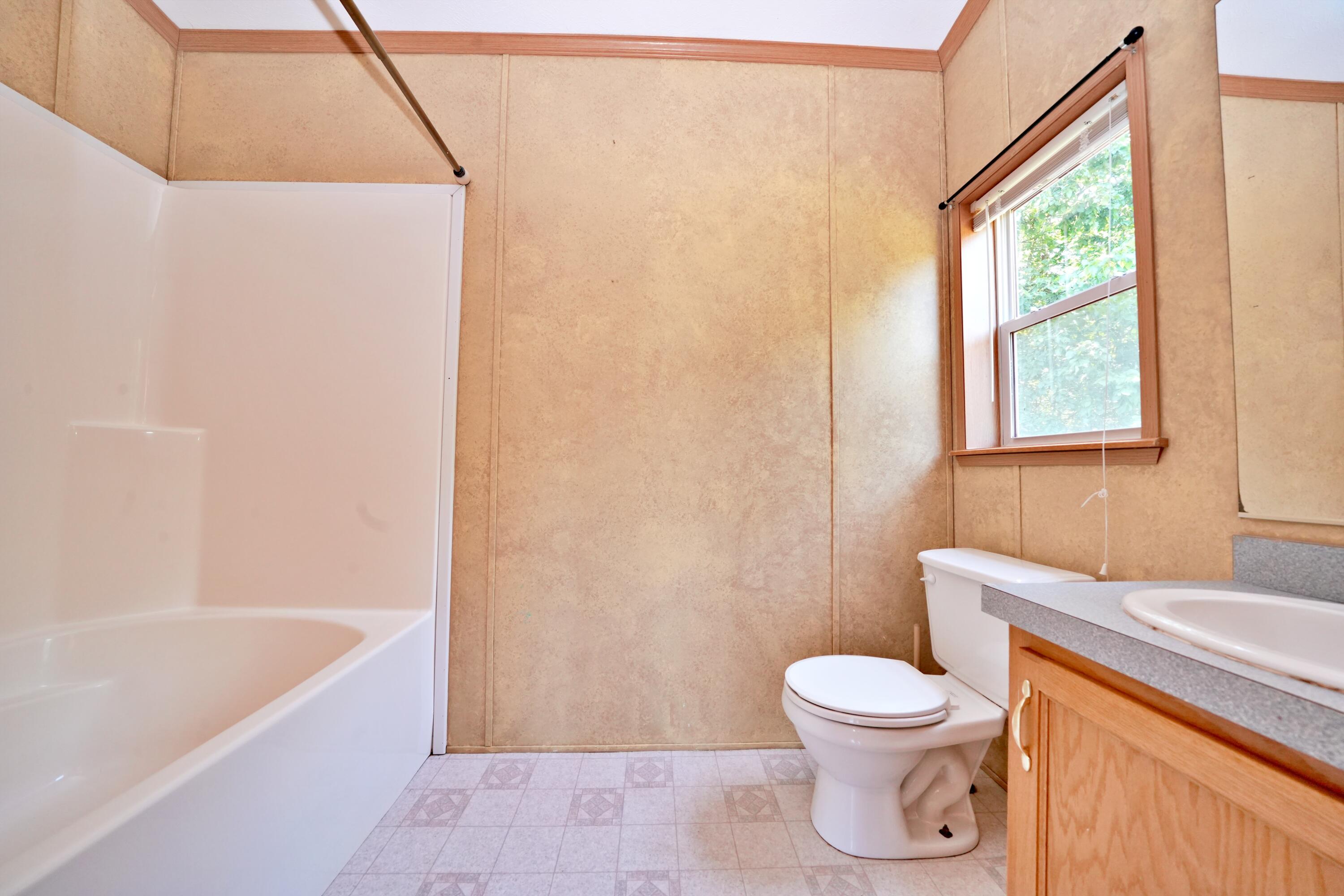 443 Bog Road Hermon, ME 04401 - Photo 21 of 23 Master Bat