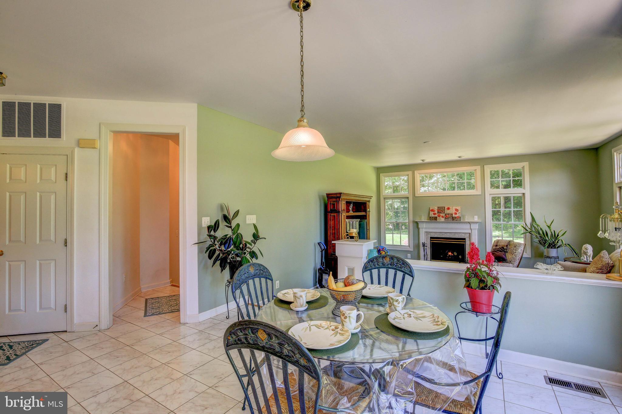 2023 Gresham Lane Davidsonville, MD 21035 - Photo 21 of 58 Breakfast area