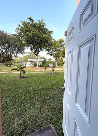 a view of yard with green space