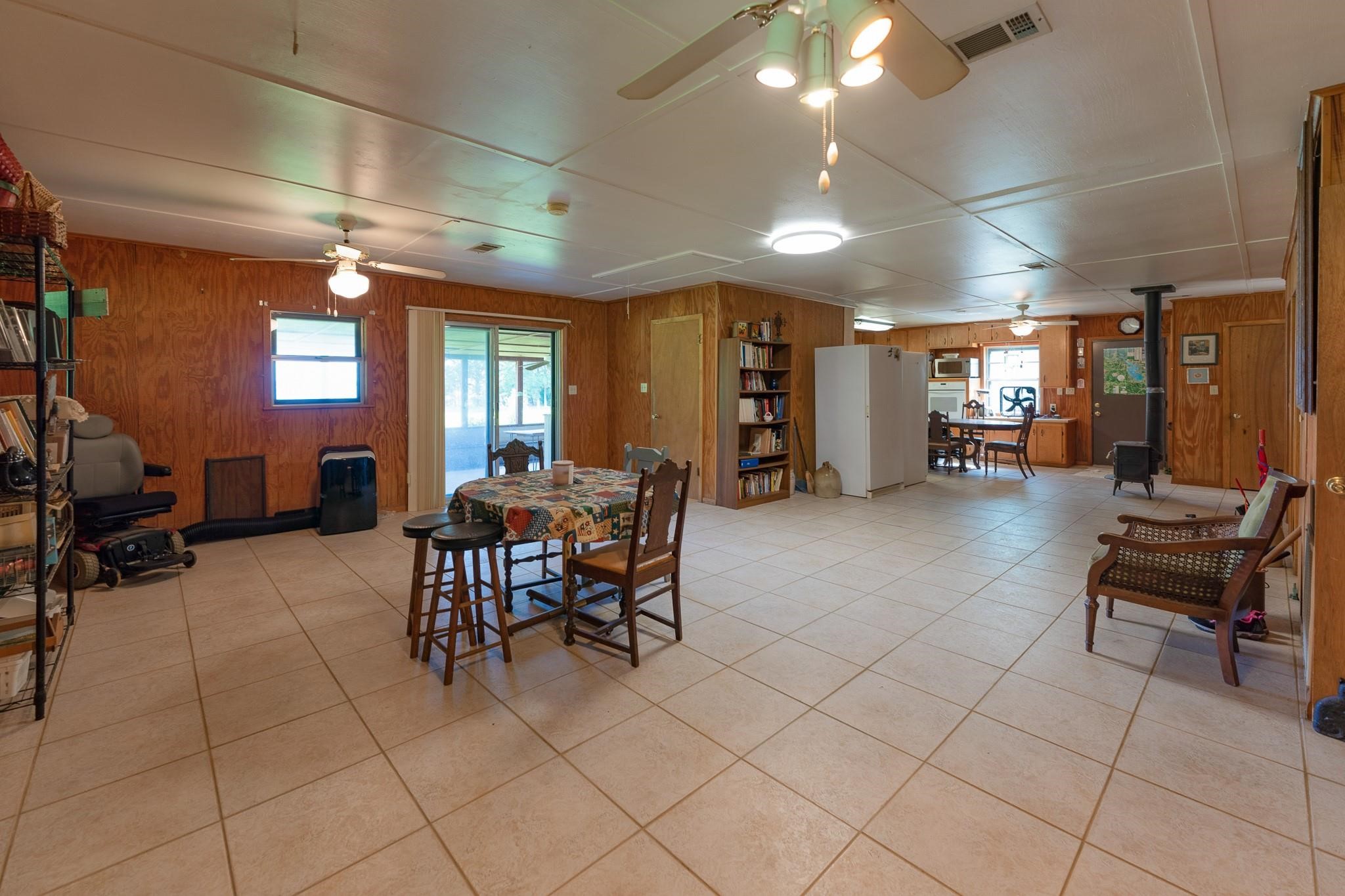 980 Hill Farm Road Coldspring, TX 77331 - Photo 10 of 22 Living area