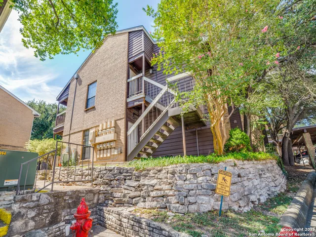 $950 | 8655 Datapoint, Unit 802, San Antonio, TX 78229