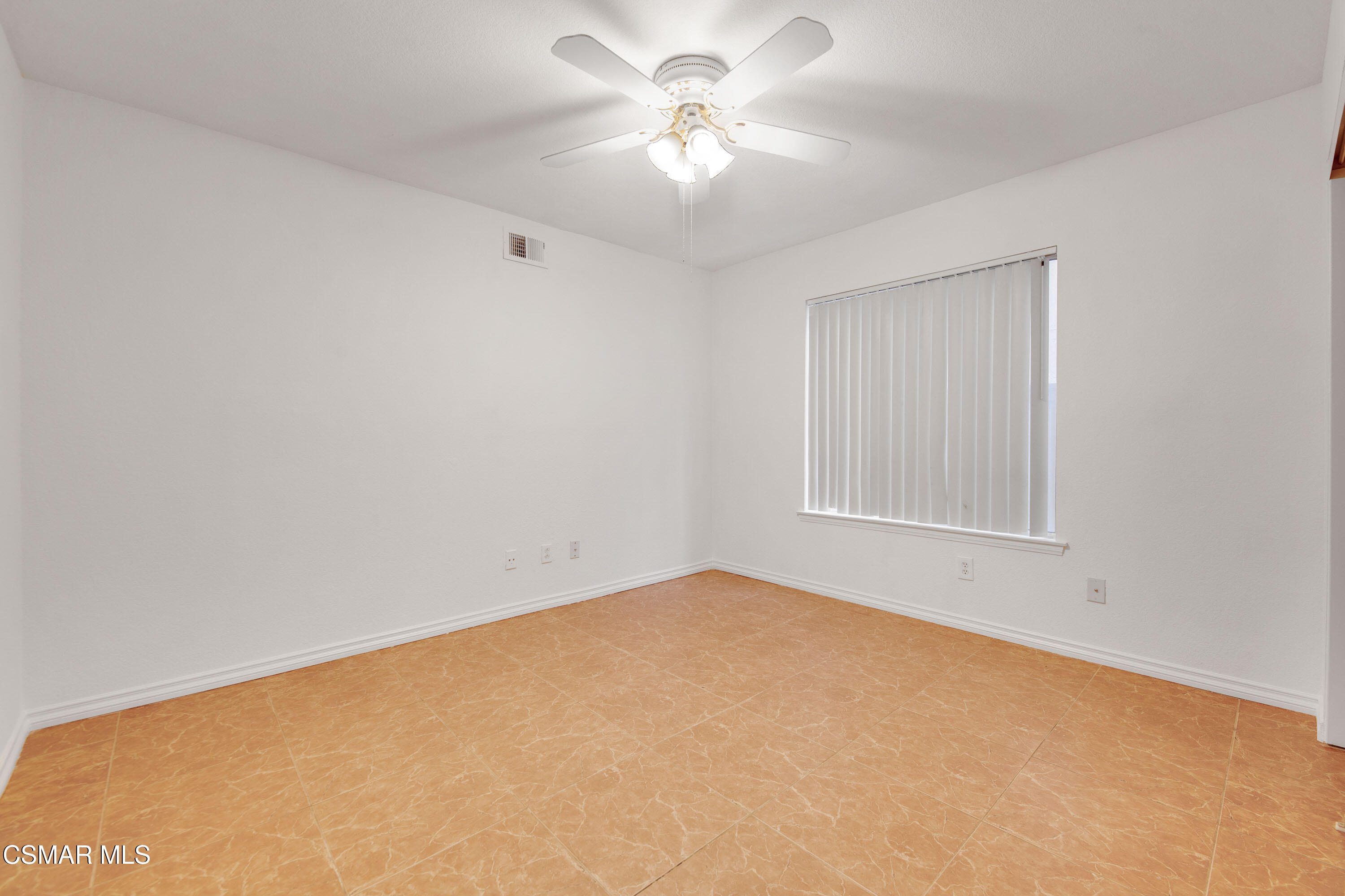 3335 Coyote Road Palmdale, CA 93550 - Photo 23 of 57 3335 Coyote Rd, Palmdale -HsHprod- (19)