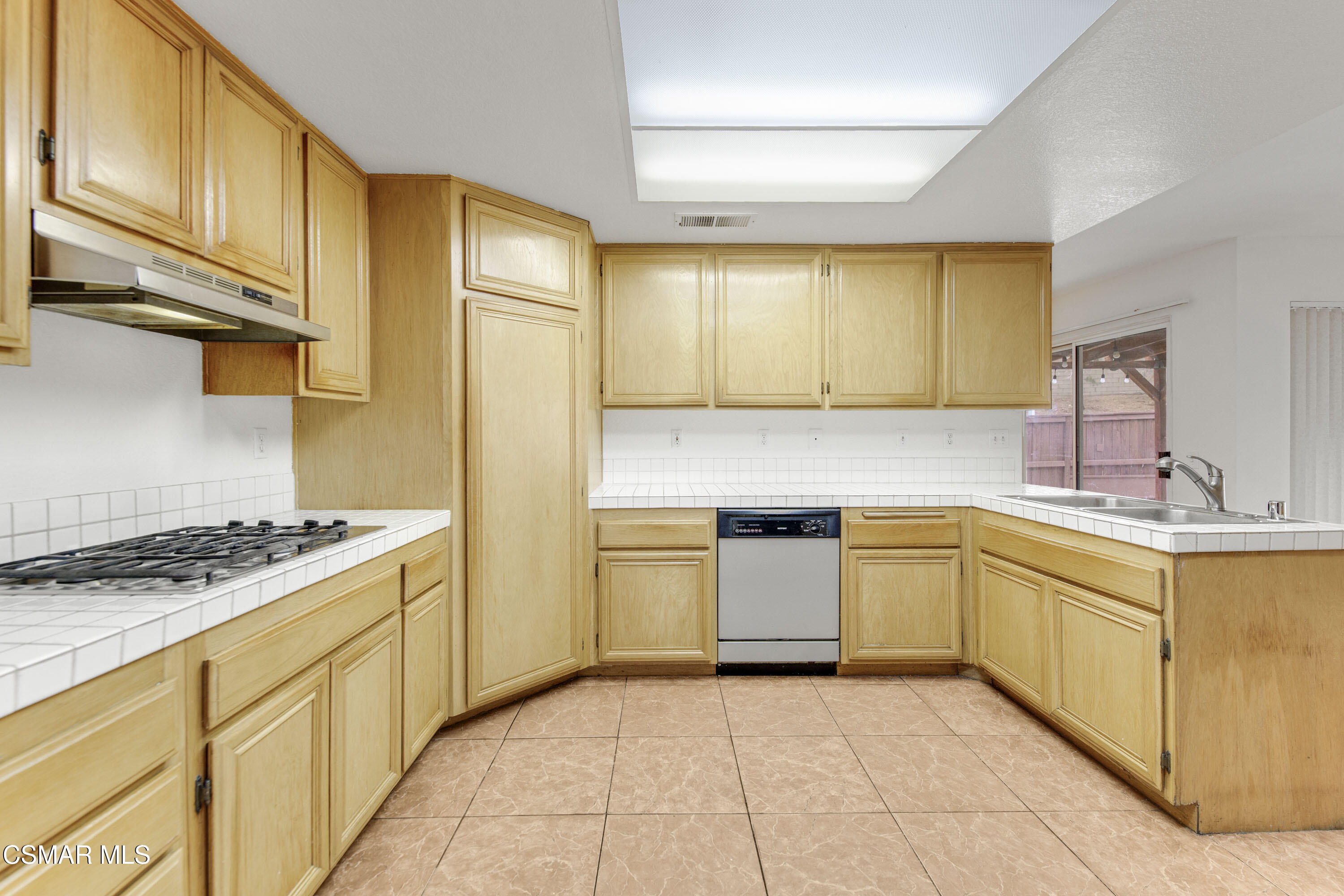 3335 Coyote Road Palmdale, CA 93550 - Photo 10 of 57 3335 Coyote Rd, Palmdale -HsHprod- (9)
