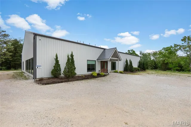 $799,000 | 8135 Hwy J, Perryville, MO 63775