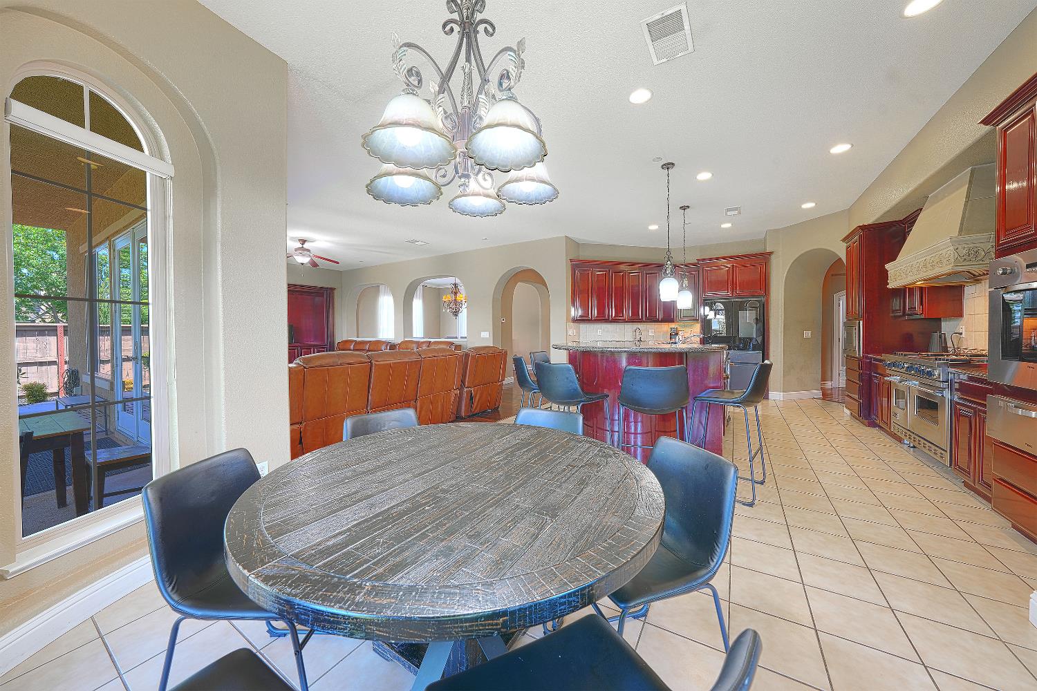 1340 Bella Circle Lincoln, CA 95648 - Photo 11 of 97