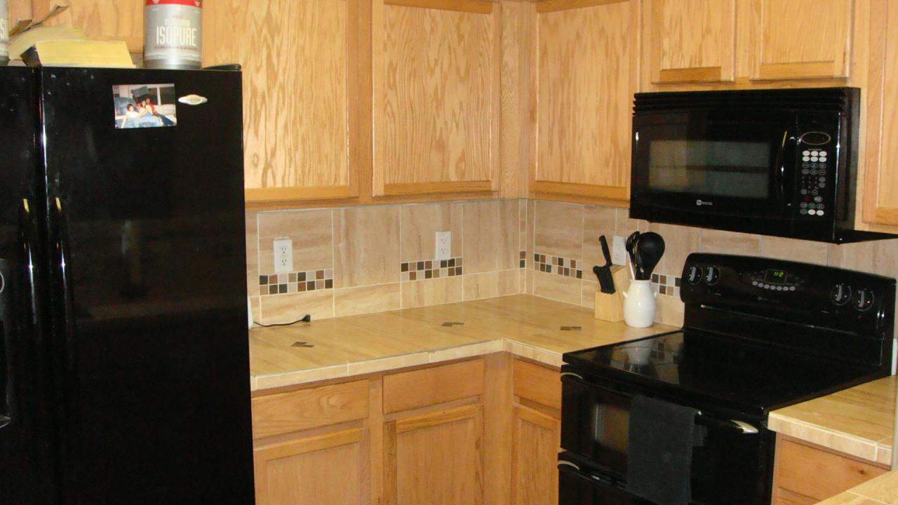 11959 West Granada Road Avondale, AZ 85392 - Photo 2 of 6 Kitchen