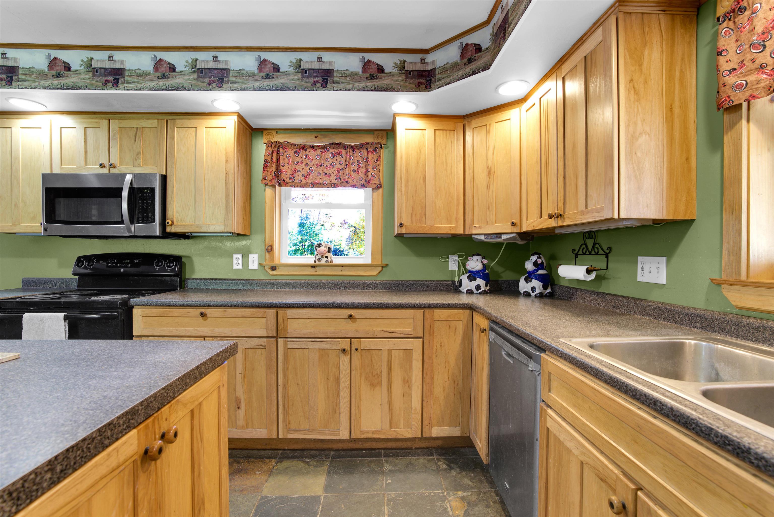 222 Monarch Hill Road Tunbridge, VT 05077 - Photo 10 of 32