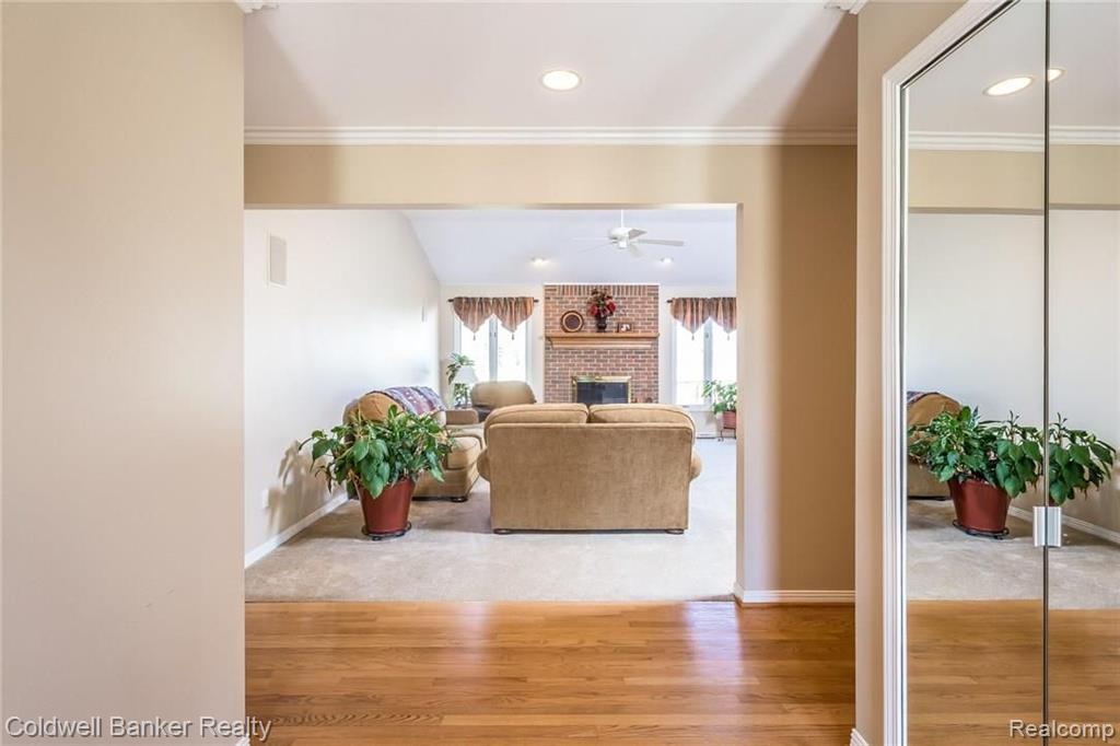 836 Shortridge Avenue Rochester Hills, MI 48307 - Photo 5 of 51