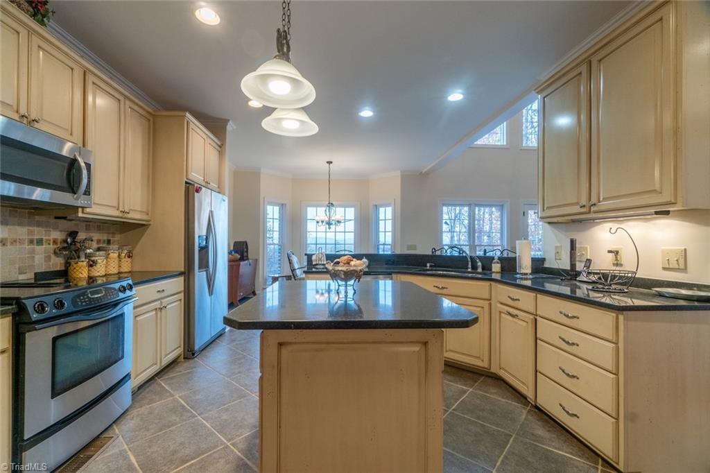 4570 Clingman Road Ronda, NC 28670 - Photo 12 of 48 Gallery Image 12