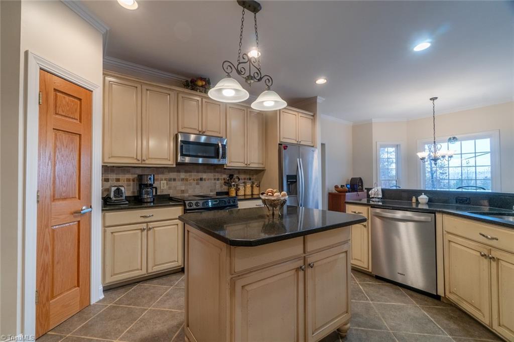 4570 Clingman Road Ronda, NC 28670 - Photo 13 of 48 Gallery Image 13