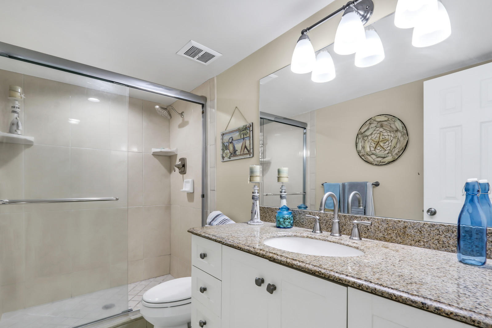 398 Golfview Road, Unit L North Palm Beach, FL 33408 - Photo 11 of 21 398 Golfview Guest baath