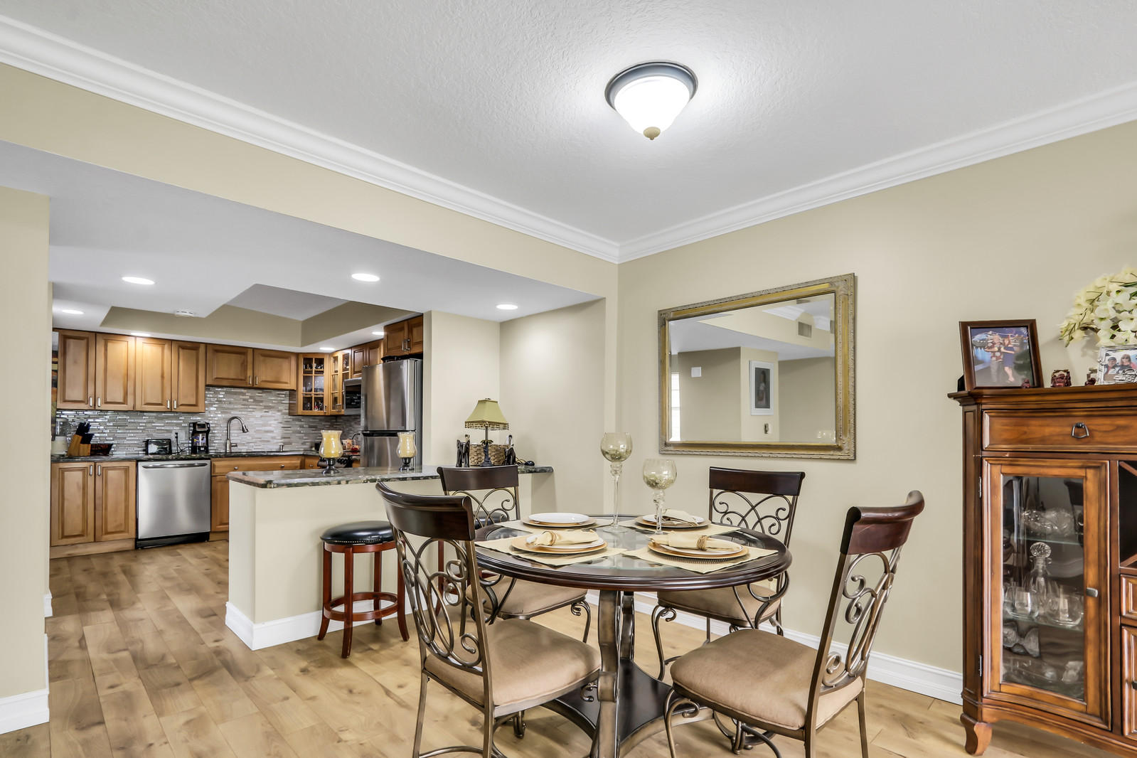 398 Golfview Road, Unit L North Palm Beach, FL 33408 - Photo 3 of 21 398 L Golfview Dining