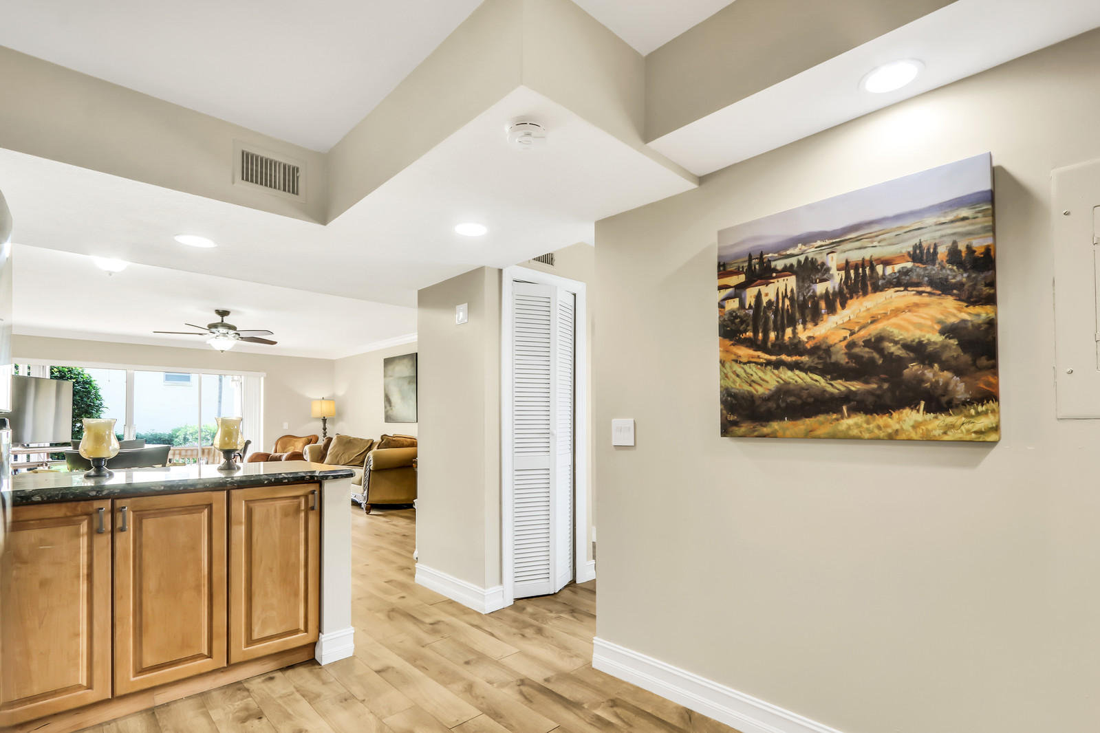 398 Golfview Road, Unit L North Palm Beach, FL 33408 - Photo 6 of 21 398 Golfview Kitchen hall