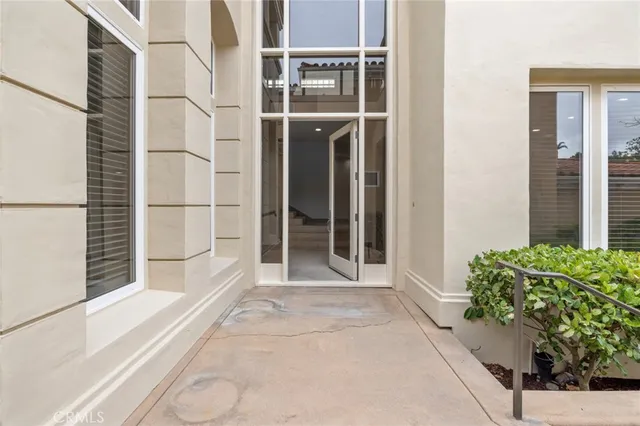 a view of a entrance door of the house