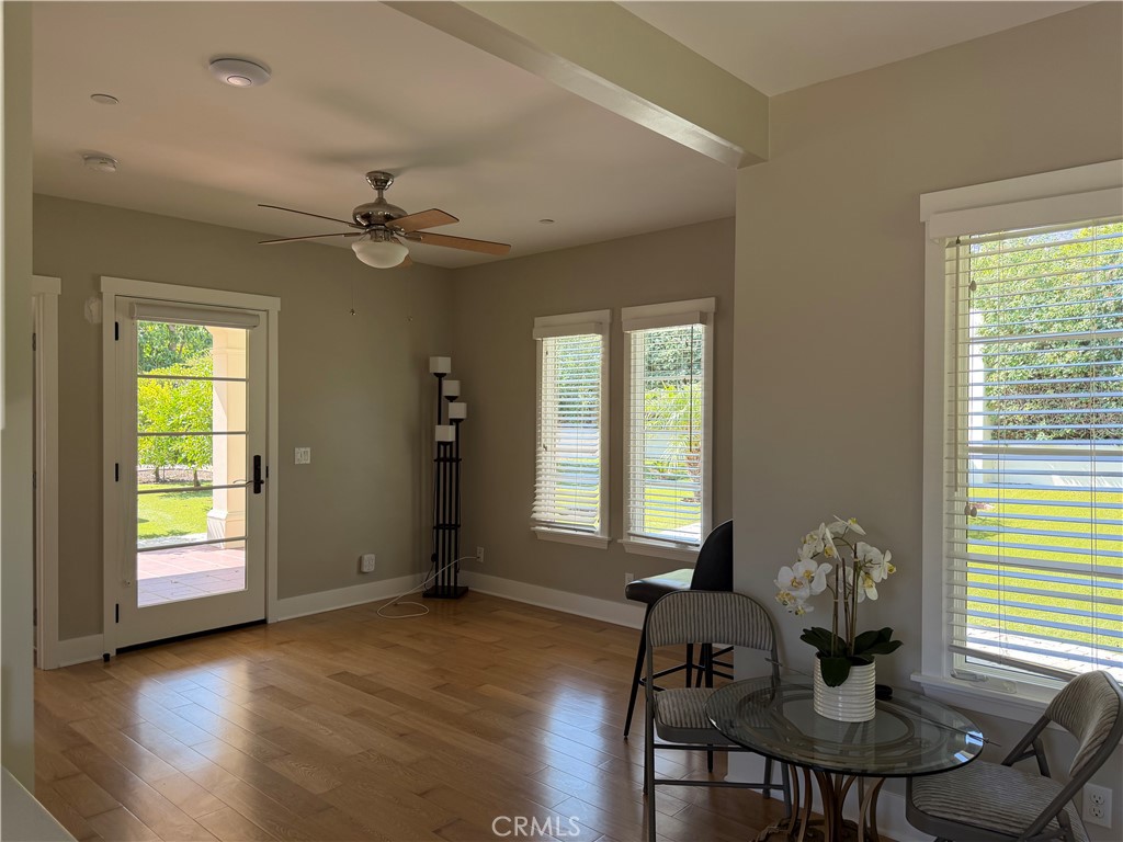 305 West Kenneth Road Glendale, CA 91202 - Photo 11 of 14