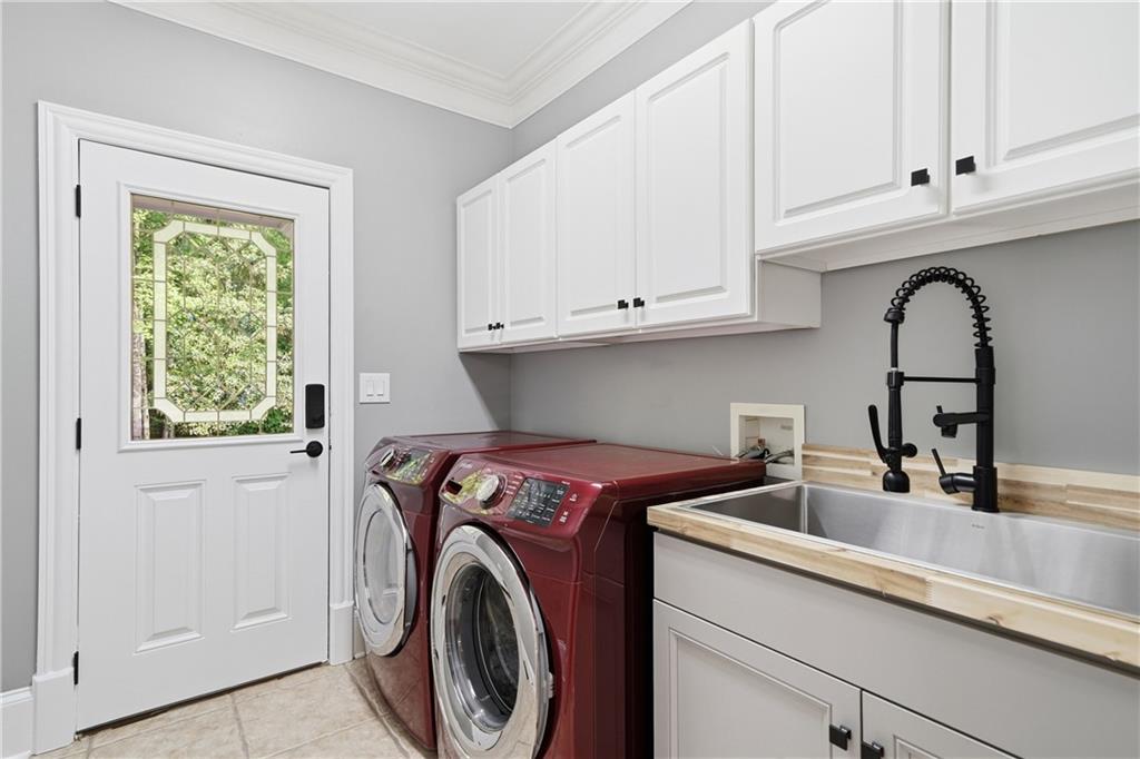 4185 Pool Road Winston, GA 30187 - Photo 33 of 39 a view of entryway with washer and dryer