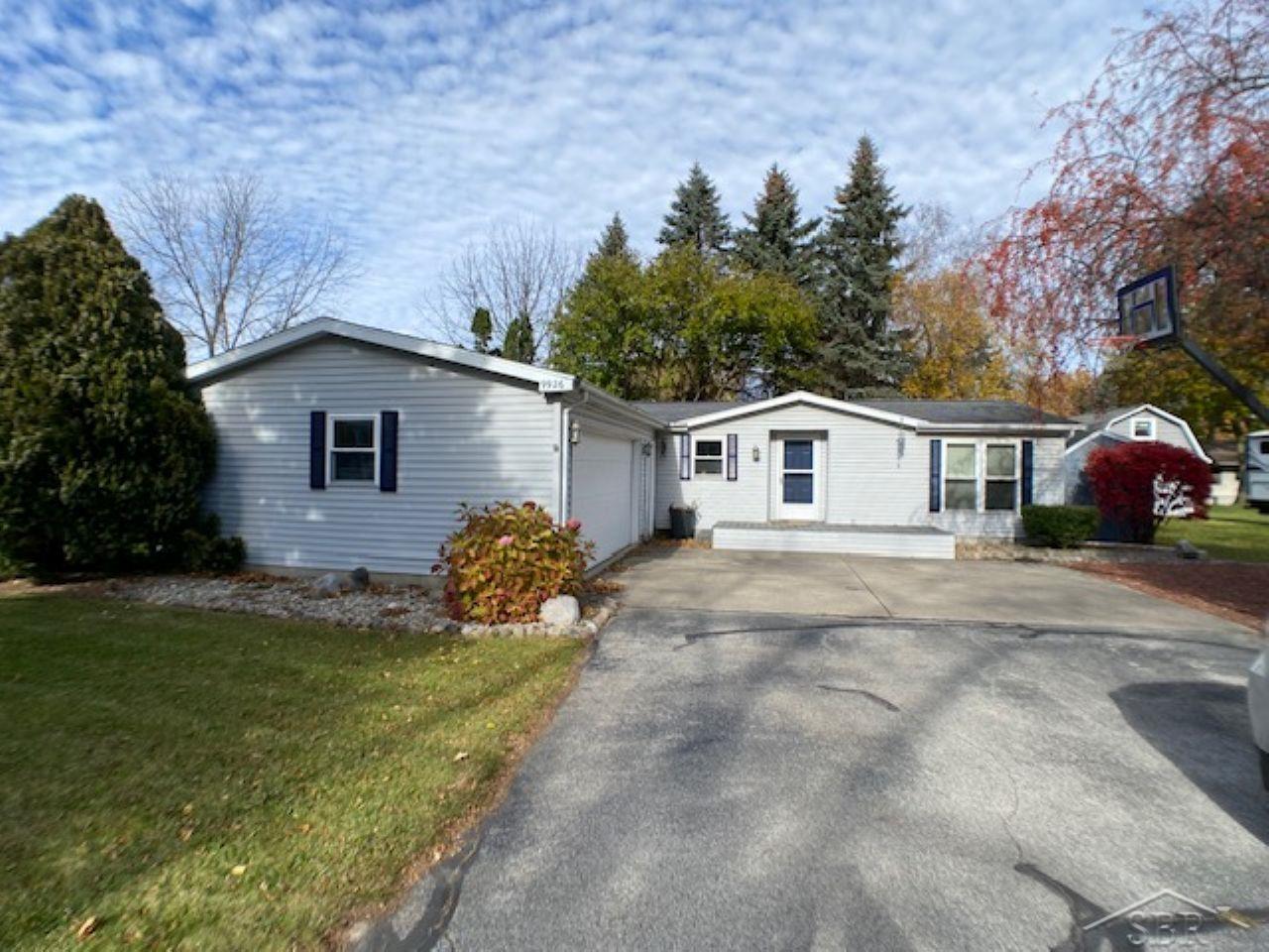 9926 Center Street Reese, MI 48757 - Photo 1 of 20